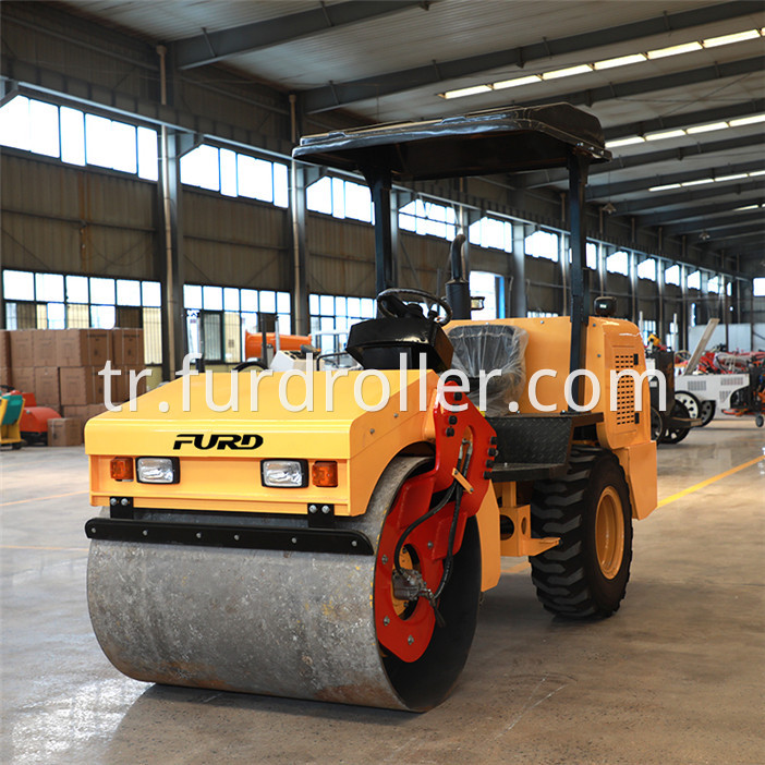 Rubber Tyre Road Roller